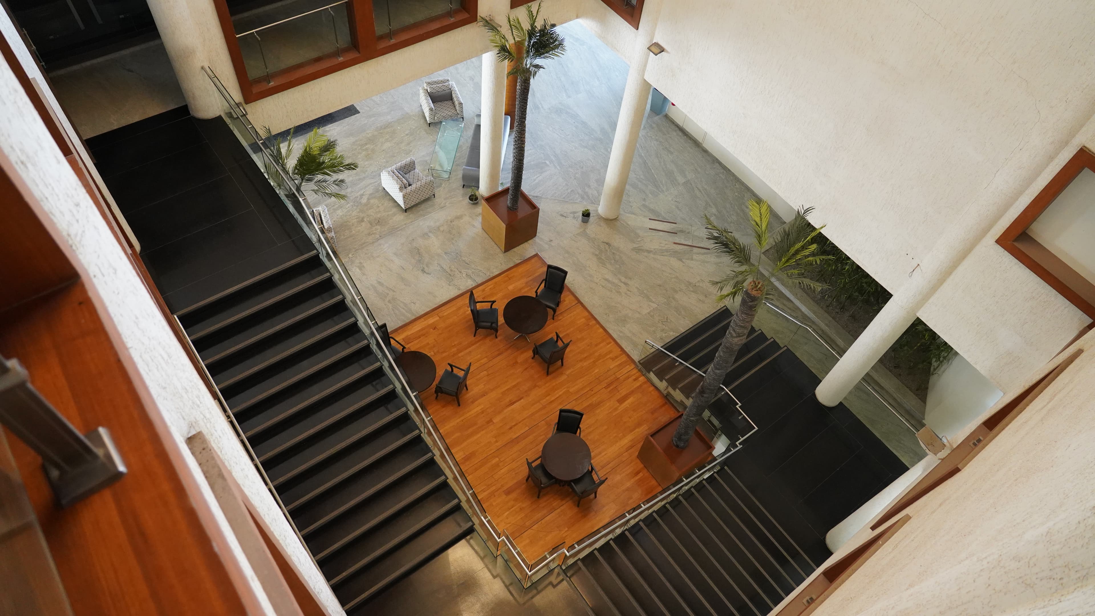 Seasons Hotel — gallery photo 9