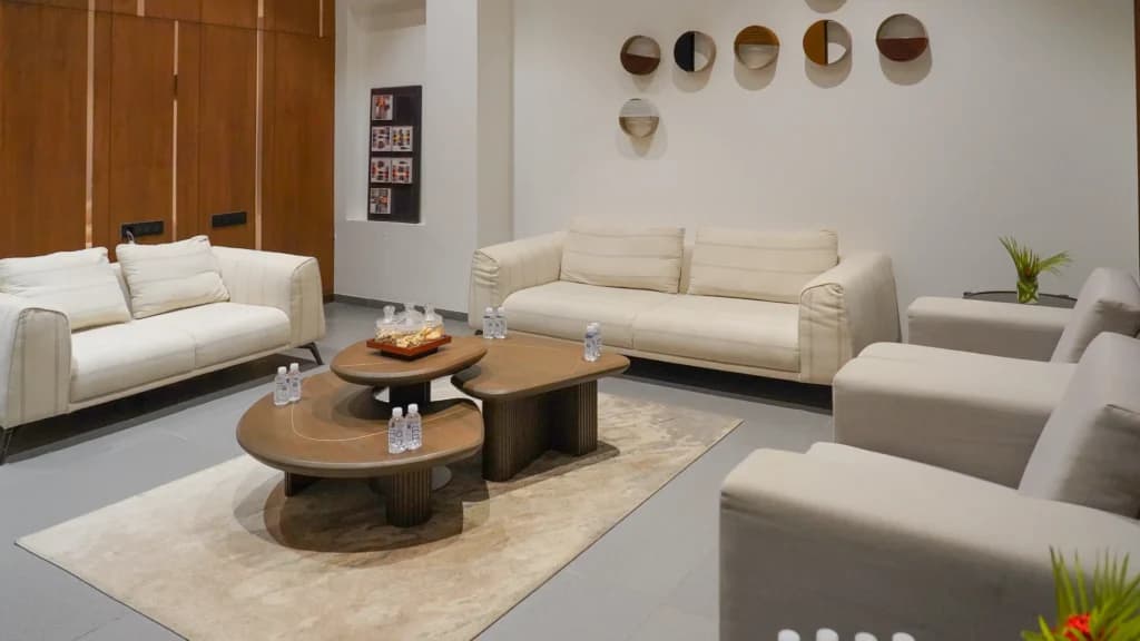 Lounges 